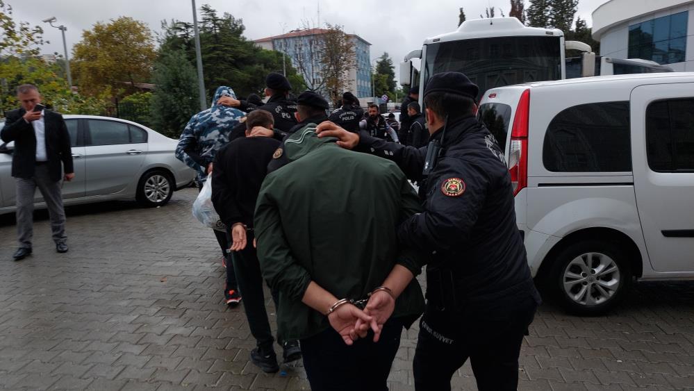 RİZE’NİNDE DE ARALARINDA BULUNDUĞU 56 İLDE, MALİ SUÇ ÖRGÜTLERİ ÜYELERİNE YÖNELİK DÜZENLENEN EŞ ZAMANLI OPERASYONLARDA 150 ŞÜPHELİNİN YAKALANDIĞI BİLDİRİLDİ