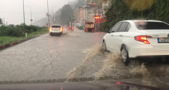 METEOROLOJİ VE AFAD'DAN RİZE İÇİN TURUNCU UYARI. 19.10.2023 GECE 00.00 İTİBERİ İLE KUVVETLİ VE YER YER ÇOK KUVVETLİ SAĞANAK YAĞIŞ UYARISI YAPILDI