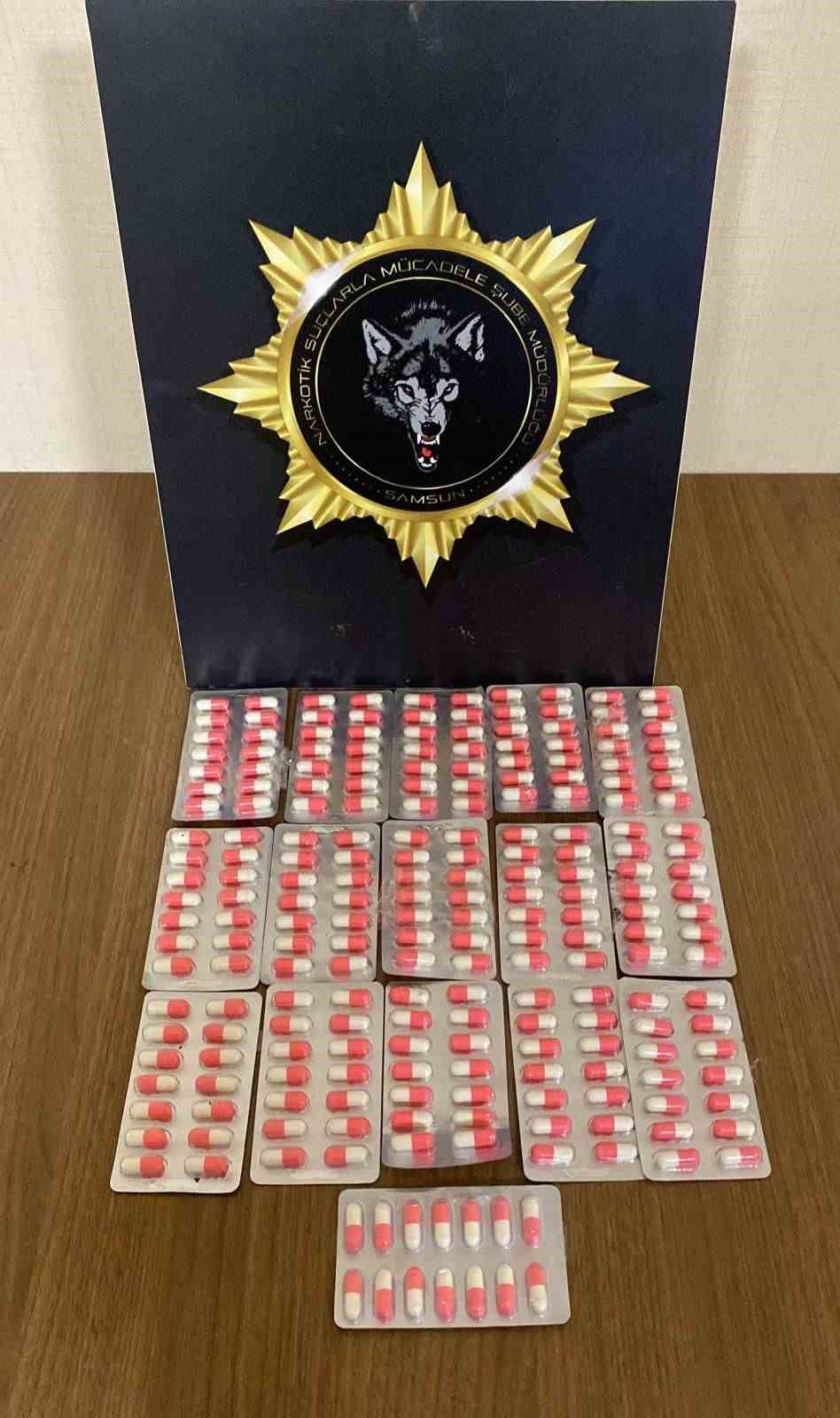 SAMSUN'DA EMNİYET EKİPLERİNCE YAPILAN ÇALIŞMA NETİCESİNDE ÇOK MİKTARDA UYUŞTURUCU MADDE ELDE EDİLDİ, 20 KİŞİ GÖZALTINA ALINDI