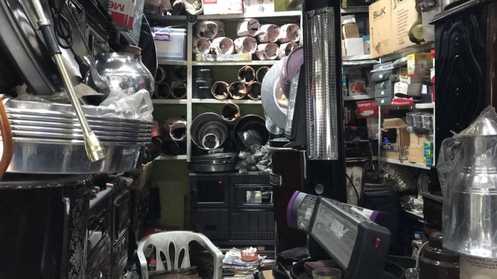 KIŞ MEVSİMİNİN ÇETİN GEÇTİĞİ BAYBURT’TA SOBALARIN PABUCU DAMA ATILDI. DOĞALGAZ KULLANIMI ARTARKEN SOBA SATIŞLARI DURMA NOKTASINA GELDİ