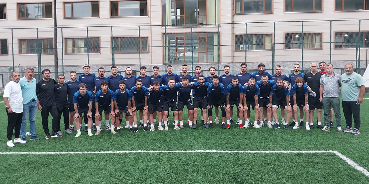 SMART HOLDİNG A.Ş. ÇAYELİSPOR , BÖLGESEL AMATÖR LİG 10. GRUP 2. HAFTASINDA SAHASINDA KELKİT GÜCÜ SPOR'U 6 - 0 GİBİ FARKLI BİR SKORLA MAĞLUP ETTİ