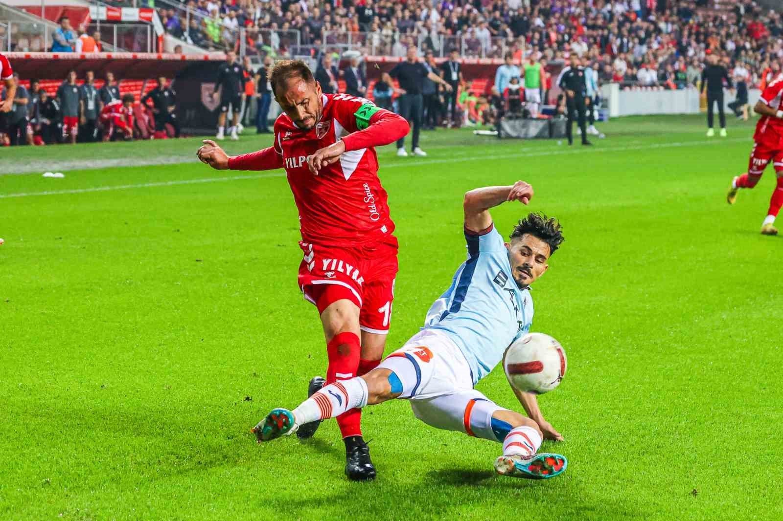 TRENDYOL SÜPER LİG'DE GERİDE KALAN 9 HAFTADA GALİP GELEMEYEN TEK TAKIM SAMSUNSPOR OLDU