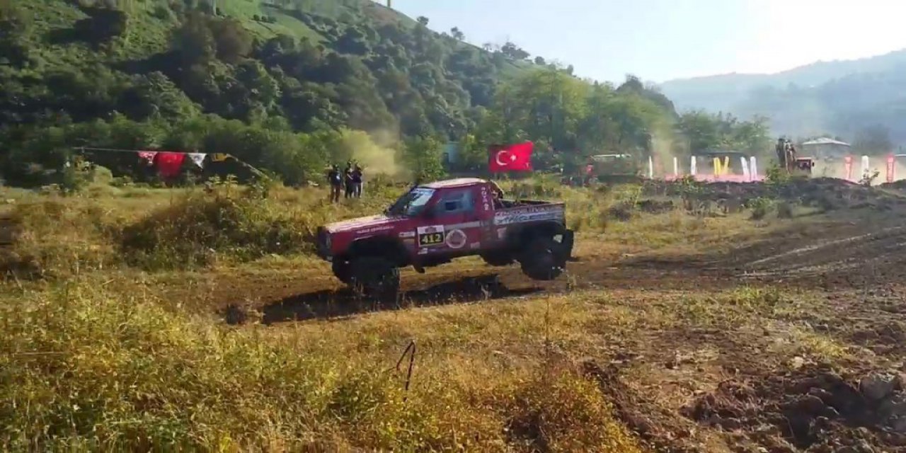 RİZE’'NİN ARDEŞEN İLÇESİNDE YAPILAN 2023 KARADENİZ OFF-ROAD KUPASI 4. AYAK YARIŞLARI NEFES KESTİ
