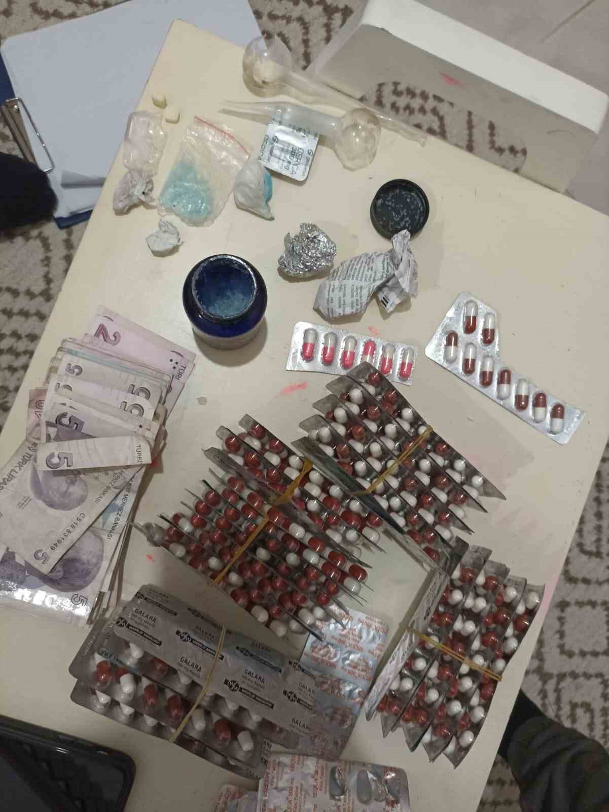 SAMSUN'UN BAFRA İLÇESİNDE, POLİS TARAFINDAN DÜZENLENEN NARKOTİK UYGULAMASINDA UYUŞTURUCU MADDEYLE YAKALANAN 28 KİŞİ HAKKINDA YASAL İŞLEM BAŞLATILDI
