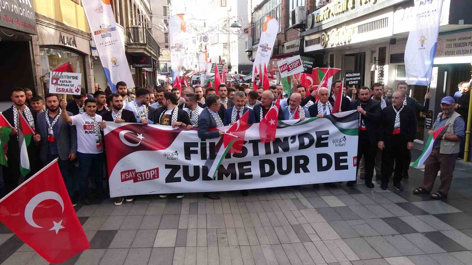 TRABZON’DA FİLİSTİN’E DESTEK İÇİN YÜRÜDÜLER. AK PARTİ TRABZON GENÇLİK KOLLARI, İSRAİL'İN FİLİSTİN HALKINA YAPTIĞI ZULMÜ PROTESTO ETMEK İÇİN YÜRÜYÜŞ DÜZENLEDİ