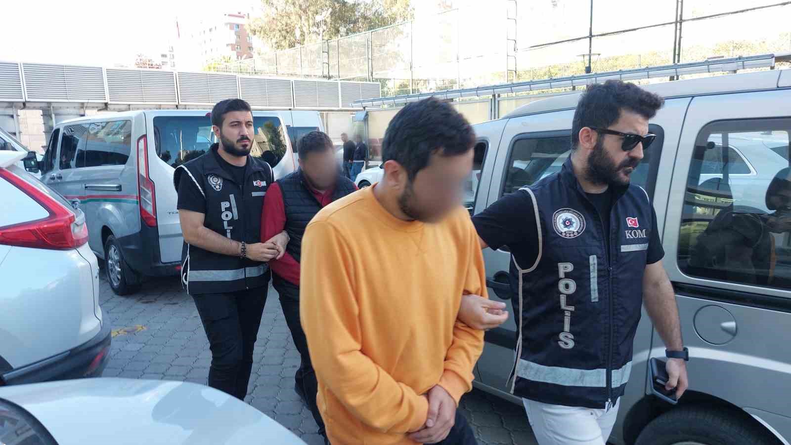 SAMSUN'DA, AVRUPA PRESS PLAKA (APP) OLARAK BİLİNEN SAHTE PLAKA İMALATHANESİNE DÜZENLENEN OPERASYONDA 2 KİŞİ GÖZALTINA ALINDI