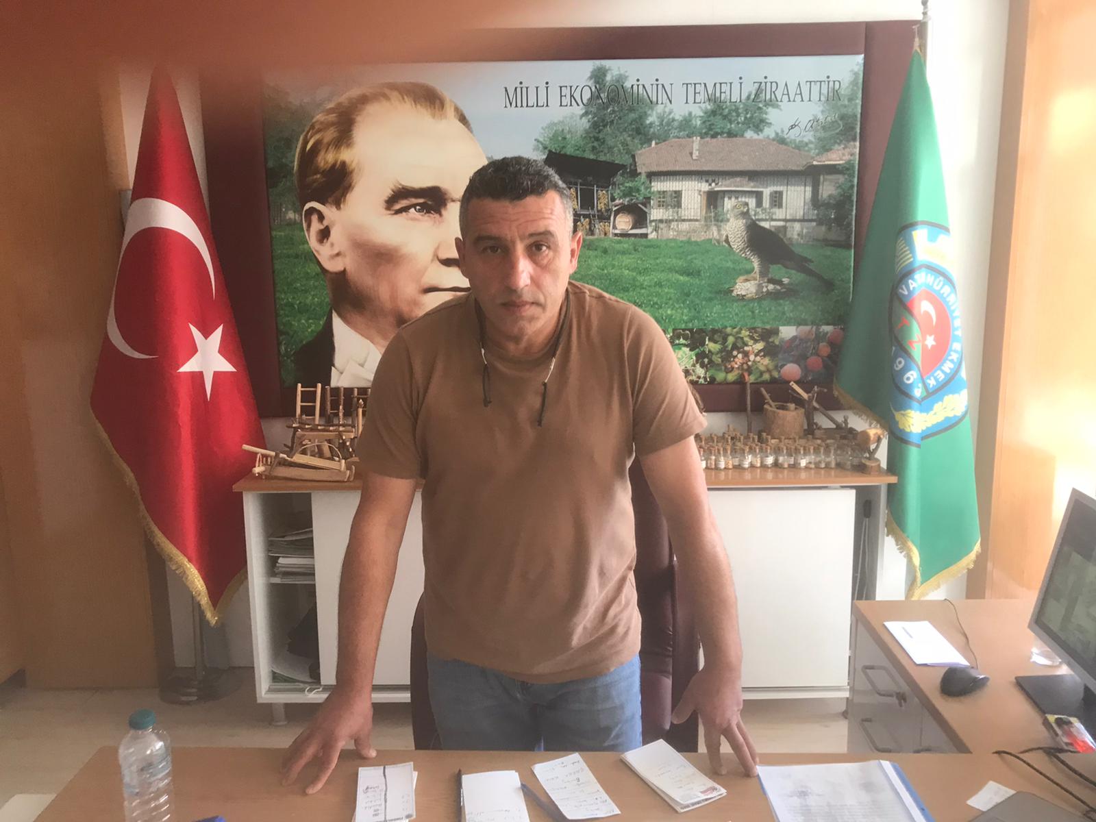 FINDIKLI ZİRAAT ODASI BAŞKANI MEHMET ALİ ÖZSOY SARP’TAN TRABZON’A KADAR ÜRETİCİLERİN KİVİLERİNE TALİBİZ DEDİ. 1.SINIF 90 GR ÜZERİ 19 TL, 2.SINIF 70 - 90 GR ARASI 12 TL VE 3.SINIF 50 - 70 GR ARASI 4 TL OLARAK BELİRLENDİ