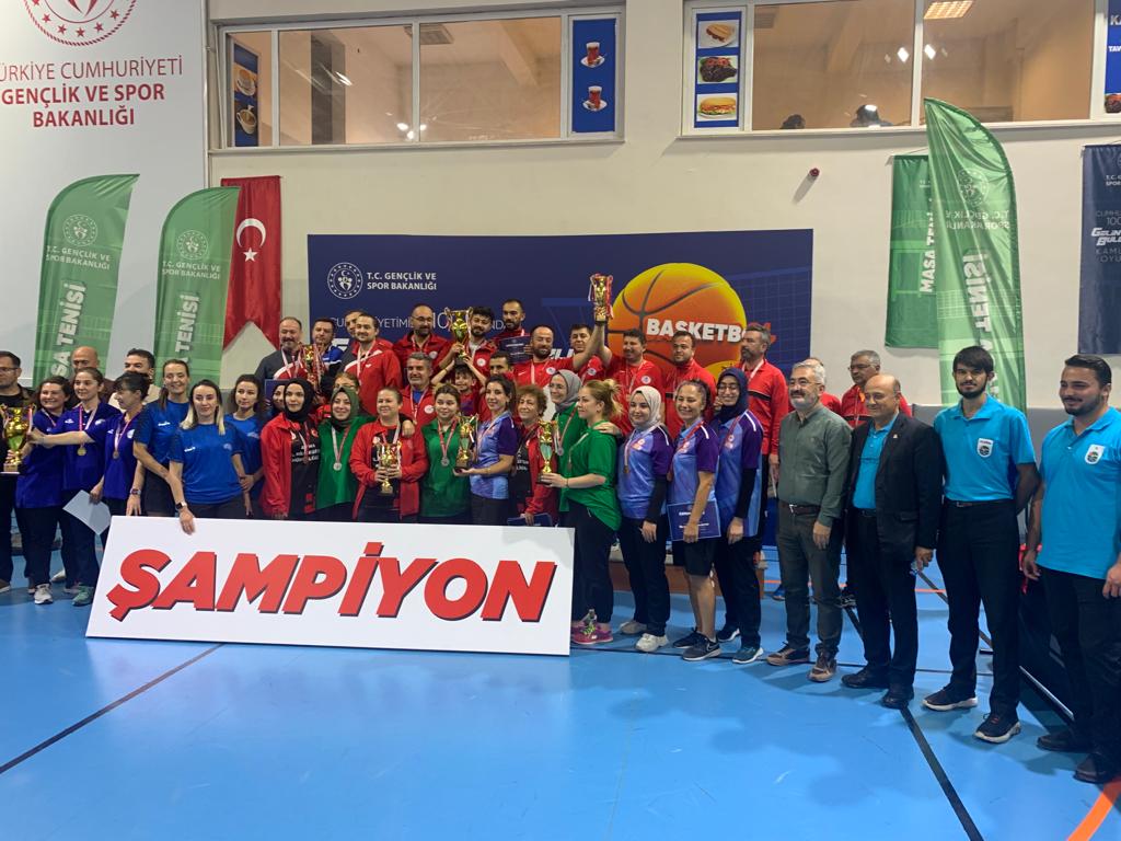 RİZE İL SAĞLIK MÜDÜRLÜĞÜ KADIN MASA TENİSİ TAKIMI ANKARA’DA DÜZENLENEN “100. YIL KAMU SPOR OYUNLARI MASA TENİSİ KADINLAR KATEGORİSİNDE” TÜRKİYE 2. Sİ OLDU