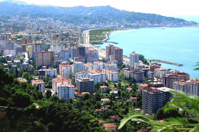 İÇİŞLERİ BAKANLIĞI RİZE’DEKİ YABANCI VE KORUMA KAPSAMINDAKİ SAYIYI AÇIKLADI. RİZE’DE 854 İZİNLİ YABANCI , 1287 GEÇİCİ KORUMA KAPSAMINDA SURUYELİ BULUNUYOR