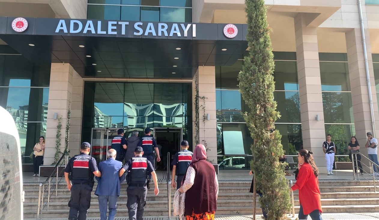 TRABZON'DA 4 İLÇEDE MEYDANA GELEN 5 HIRSIZLIK OLAYINI AYDINLATAN JASAT EKİPLERİ 13 ŞÜPHELİYİ YAKALADI