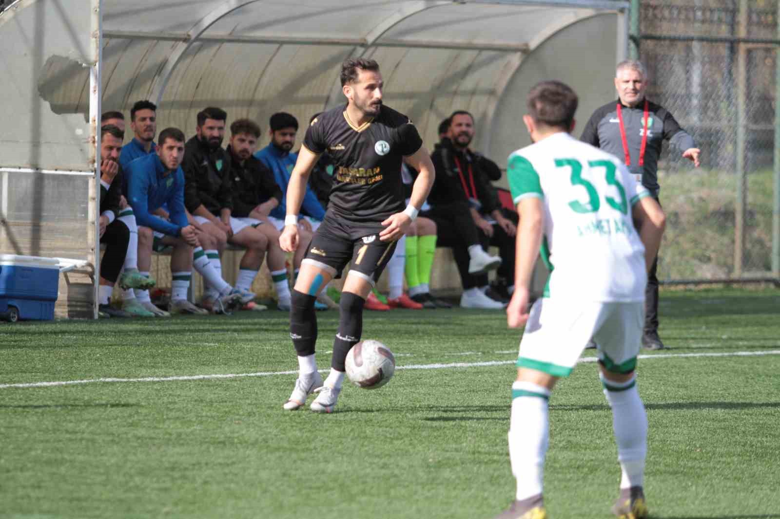 BAL LİGİ 12.GRUP'UN 7. HAFTASINDA, TÜRKİYE'NİN GÜNLERDİR METAK ETTİĞİ PERŞEMBESPOR - ÇARŞAMBASPOR MÜCADELESİ 3 - 3 BERABERE SONUÇLANDI
