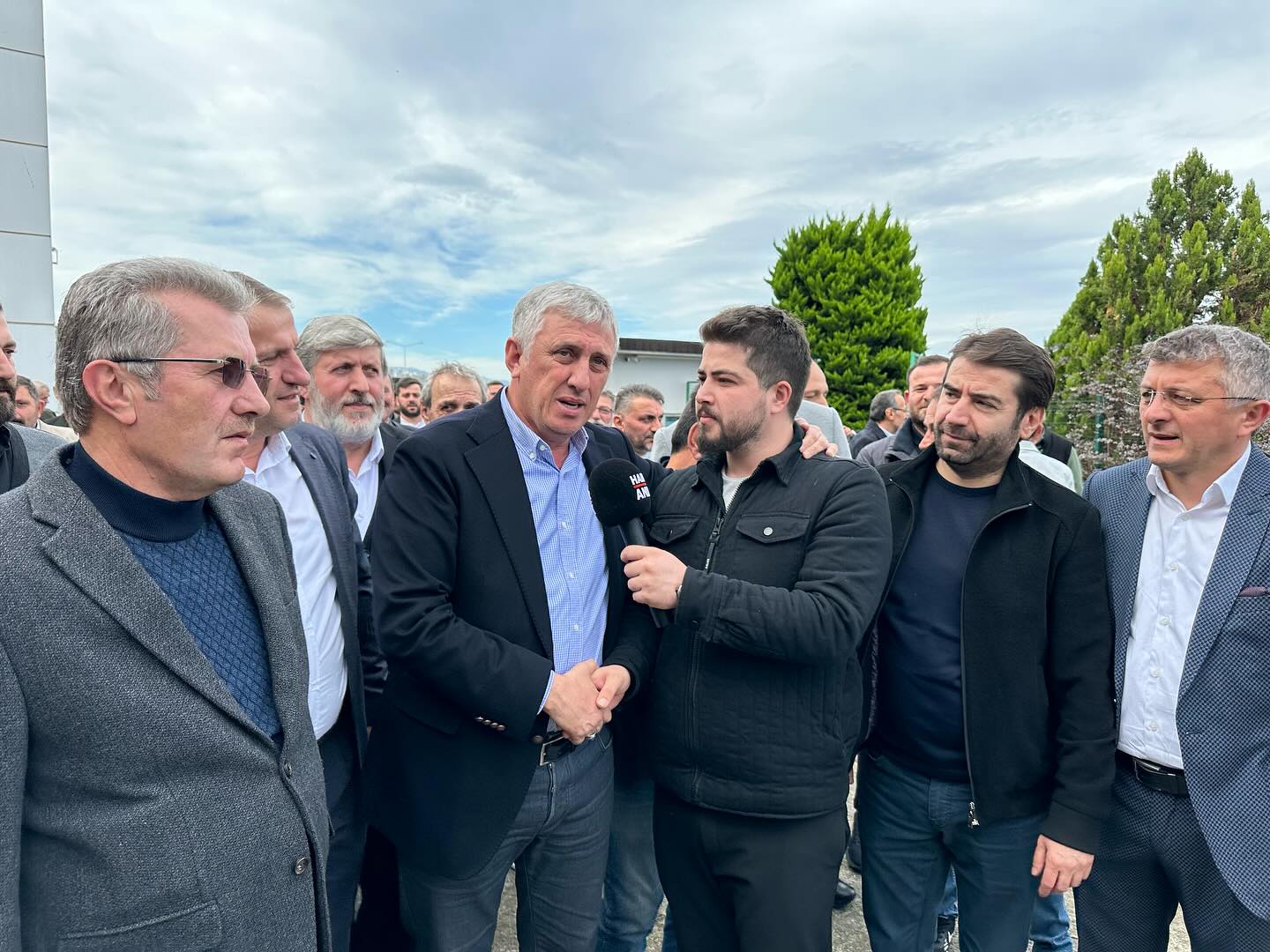 OF BELEDİYE BAŞKANI SALİM SALİH SARIALİOĞLU CHP'Lİ GENEL BAŞKAN ÖZEL'E SERT TEPKİ ! GİTSİN ŞEHİT ANNELERİMİZİN ELİNİ ÖPSÜN