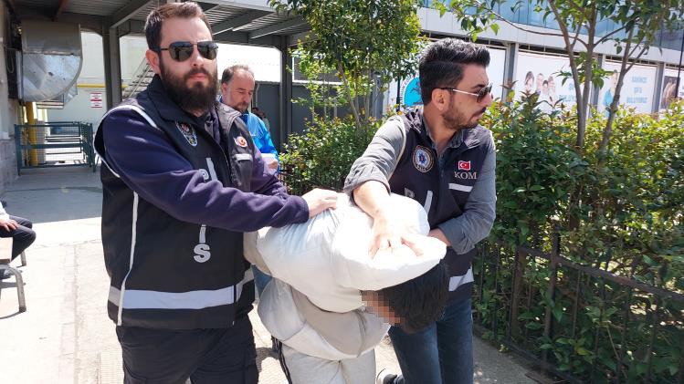SAMSUN'DA EĞLENCE MEKANINA SİLAHLI SALDIRI DÜZENLEYEREK 4 KİŞİYİ YARALAYAN ŞAHIS, YARGILANDIĞI MAHKEMEDE "HALÜSİNASYON GÖRMÜŞ OLABİLECEĞİNİ" İLERİ SÜREREK ATEŞ ETTİĞİNİ SÖYLEDİ