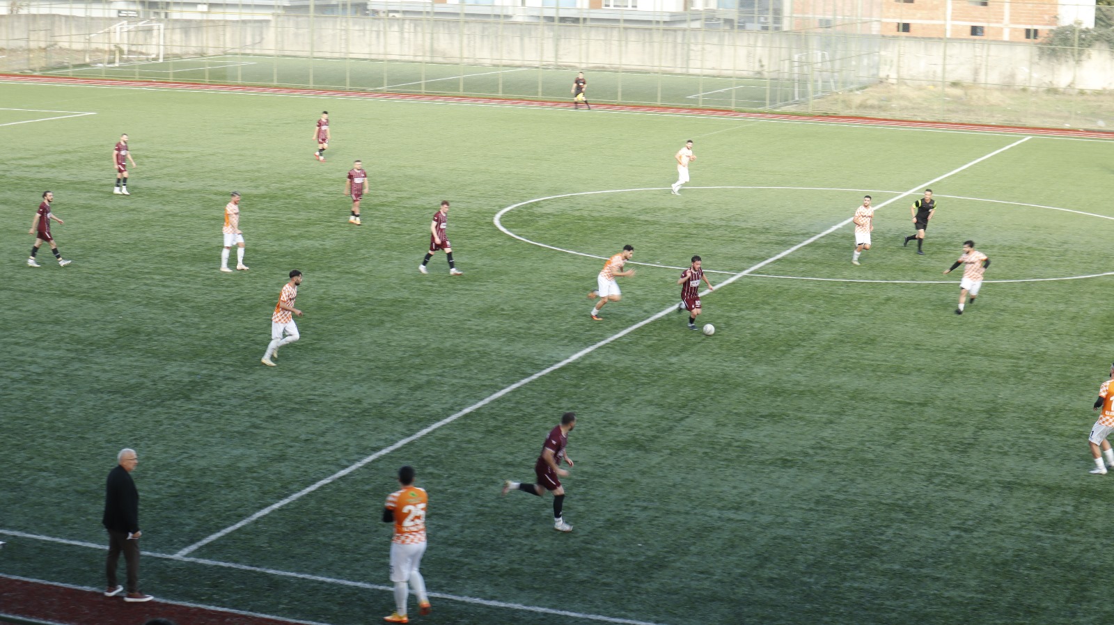 KOPUZLAR VAKFI VELİKÖYSPOR, ARDEŞENSPOR'U 5 - 1 MAĞLUP EDEREK RİZE SÜPER AMATÖR LİGİ'NDE LİDERLİĞİ SÜRDÜRDÜ