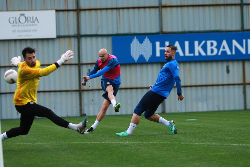TRENDYOL SÜPER LİGİN 15. HAFTASINDA DEPLASMANDA MKE ANKARAGÜCÜ İLE KARŞILAŞACAK ÇAYKUR RİZESPOR, BU MAÇIN HAZIRLIKLARINI TAMAMLADI