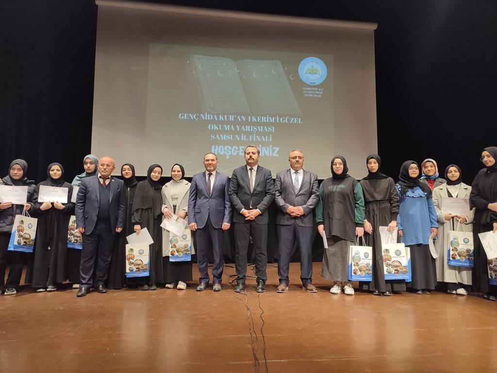 SAMSUN'UN VEZİRKÖPRÜ İLÇESİNDE, LİSELER ARASI GENÇ NİDA (KIZ) KUR'AN-I KERİM'İ GÜZEL OKUMA VE HAFIZLIK YARIŞMASI'NIN İL FİNALİ DÜZENLENDİ