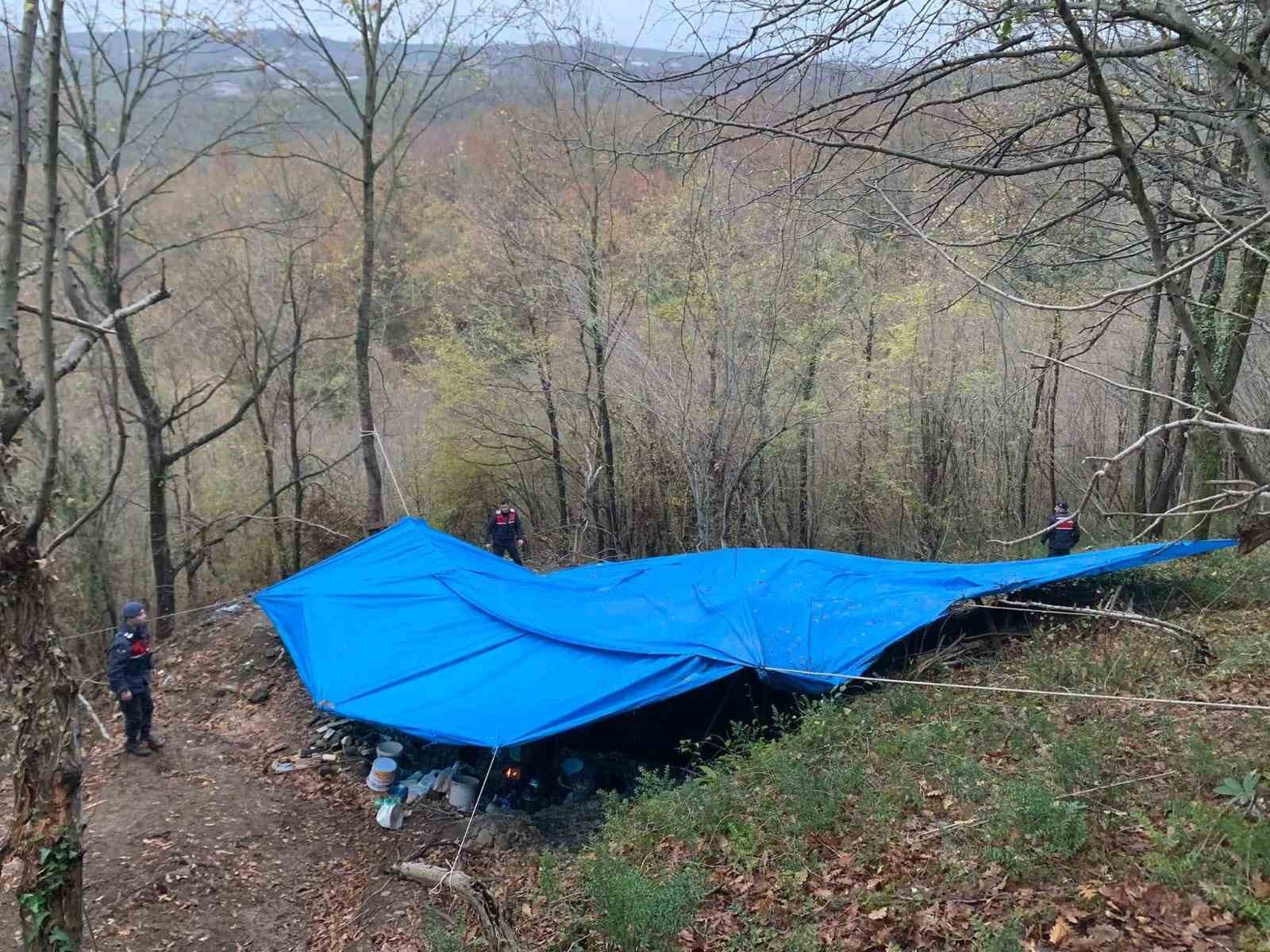 SAMSUN'DA KAÇAK KAZI YAPAN 10 KİŞİ 30 METRELİK ÇUKURDA YAKALANDI