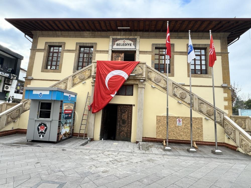 ÇORUM'DA TARİHİ TAŞ BİNA, 63 YIL SONRA "MİLLET KÜTÜPHANESİ" OLARAK FAALİYET GÖSTERECEK