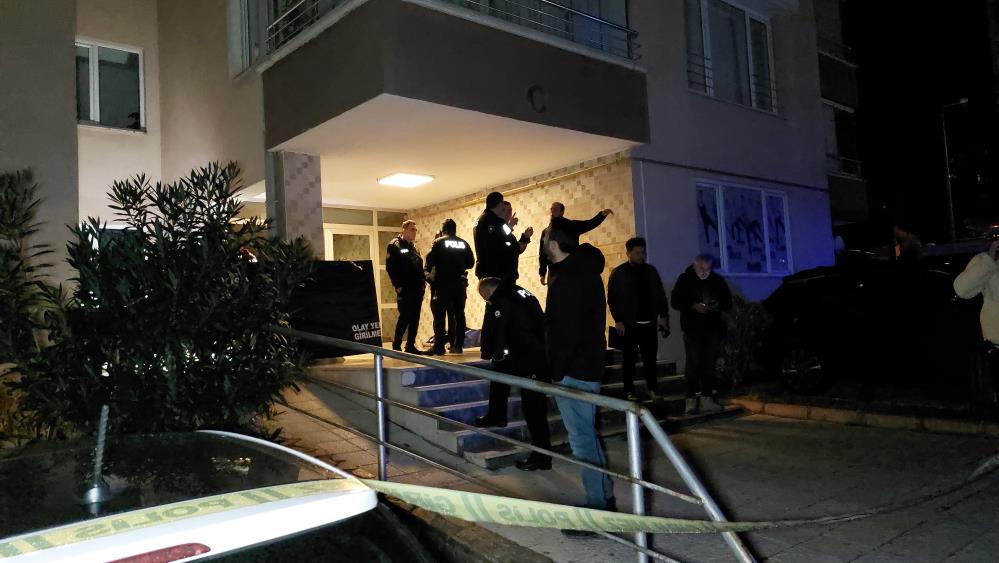 SAMSUN'UN İLKADIM İLÇESİNDE, KAZIMKARABEKİR MAHALLESİ'NDE BULUNAN 12 KATLI BİR BİNADA, S.U. (52) ADLI BİR KADIN İNTİHAR EDEREK 12. KATTAN ATLAYARAK HAYATINI KAYBETTİ