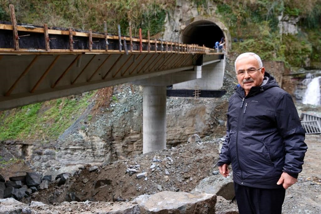 ORDU BÜYÜKŞEHİR BELEDİYE BAŞKANI MEHMET HİLMİ GÜLER: “KARADENİZ-AKDENİZ YOLU 10 GÜN İÇERİSİNDE AÇILACAK” DEDİ