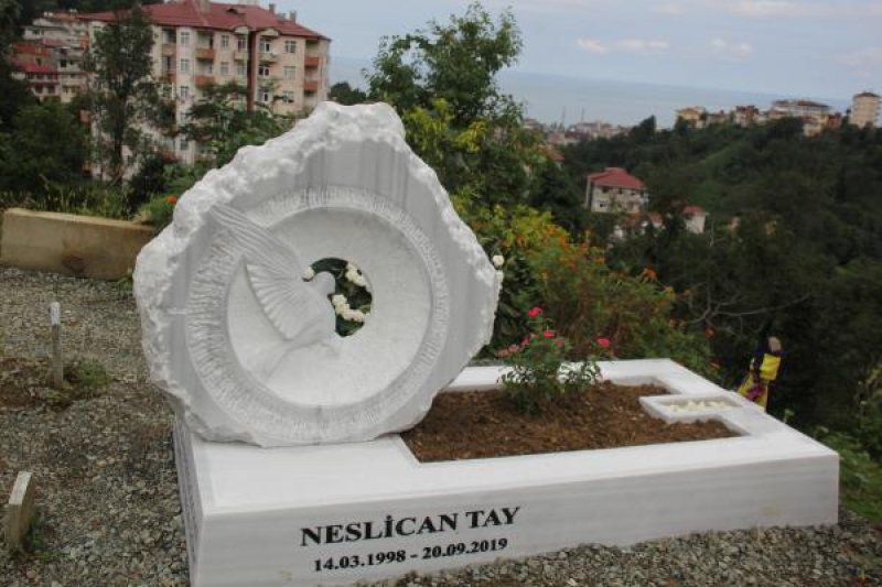 neslihan-tay-13.jpg