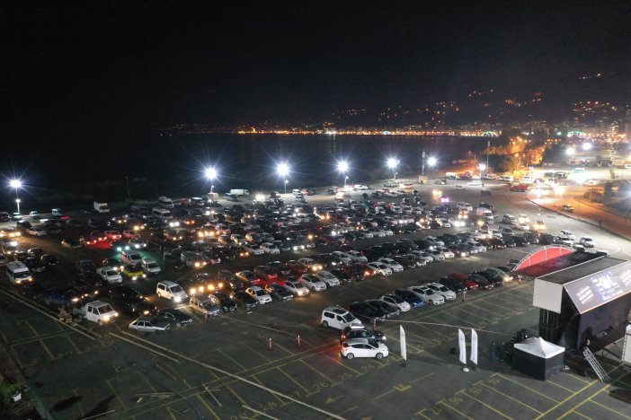 rize-belediyesi-acik-hava-sinema-13.jpg