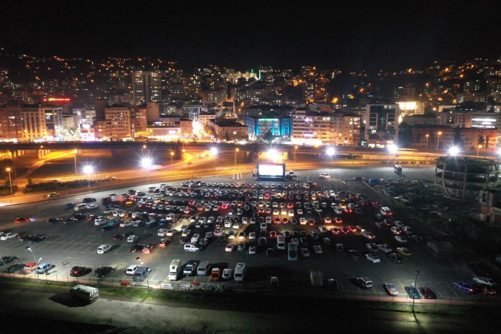 rize-belediyesi-acik-hava-sinema-14.jpg