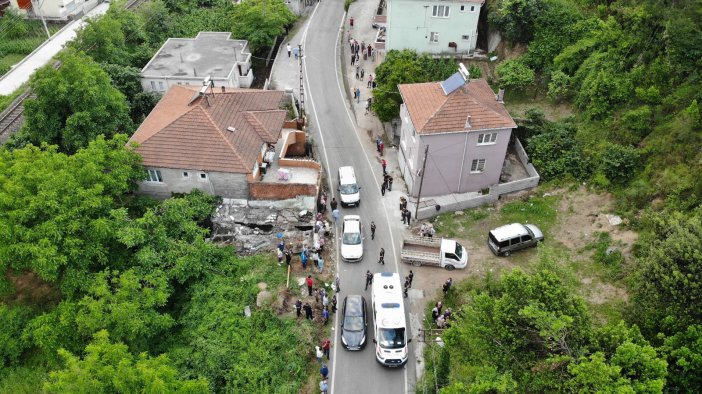 Yıkım Yaparken Duvarın Altında Kalan Adam Hastanede Öldü