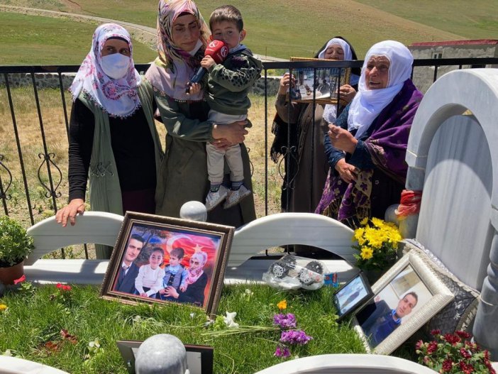 Şehit Amca Ve Yeğeni Mezarı Başında Anıldı