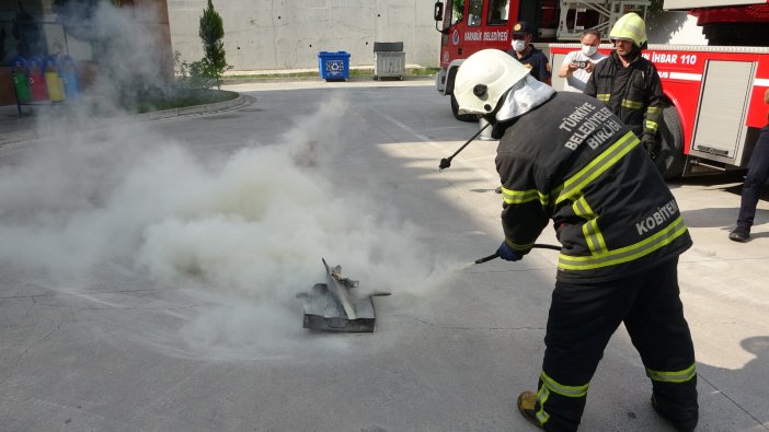 Ağız Ve Diş Hastanesi Personeline Deprem Ve Yangın Tatbikatı