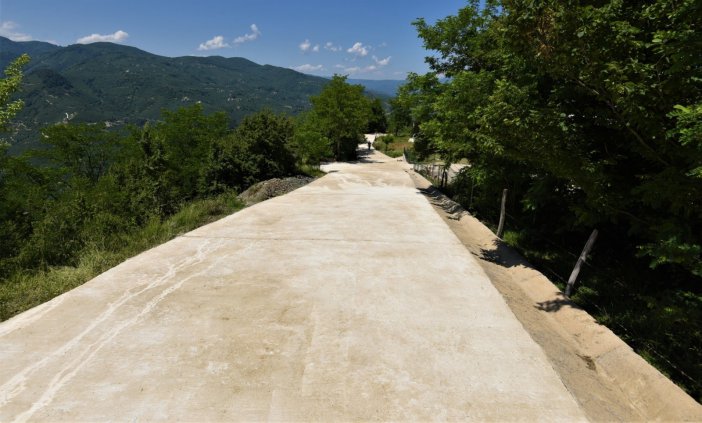 Altınordu’da Beton Yol Çalışmaları Sürüyor