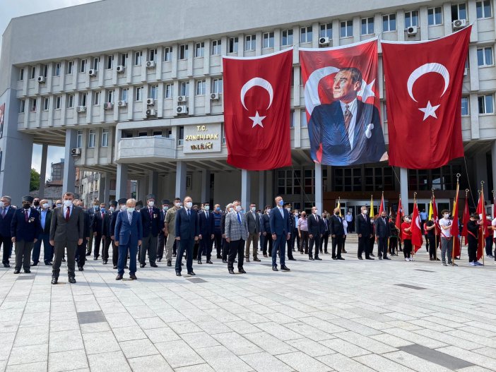 Zonguldak’ın Kurtuluşu Törenlerle Kutlandı