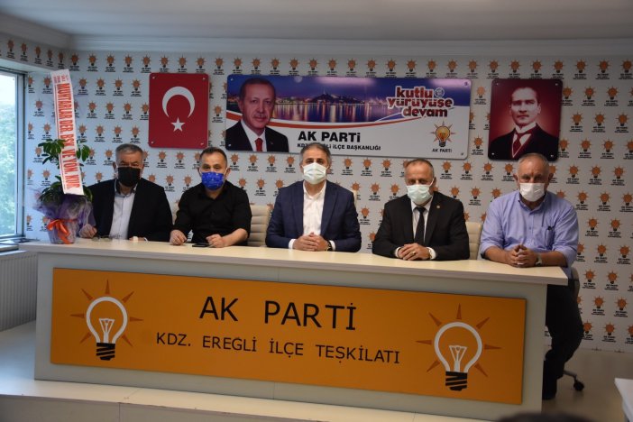 Ak Parti İlçe Teşkilatı Muhtarlar İle İstişarede Bulundu