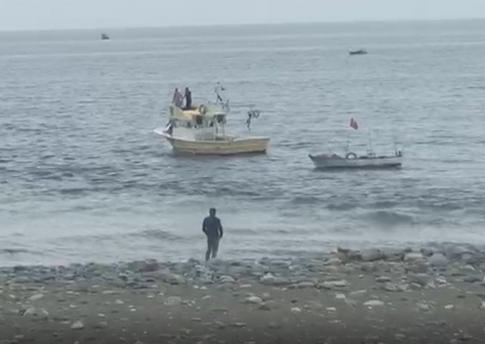 Rize’nin Fındıklı İlçesinde Denizde Kaybolan Afgan Uyruklu Genç İçin Arama Çalışması Başlatıldı