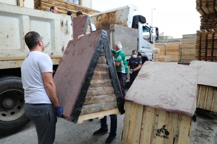 Sokak Hayvanları İçin Kulübe Çalışması