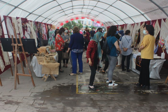 Giresun’da Halk Eğitim Merkezi’nin Yıl Sonu Sergisi Açıldı