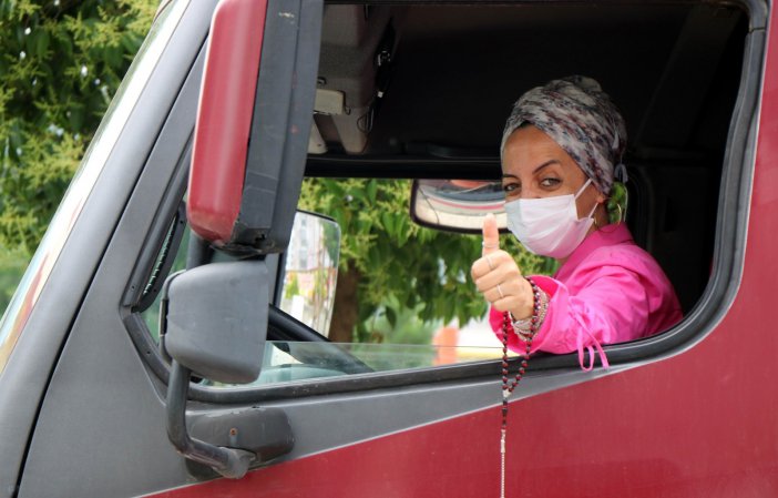 Samsun’un Tek Kadın Ağır Vasıta Direksiyon Öğretmeni