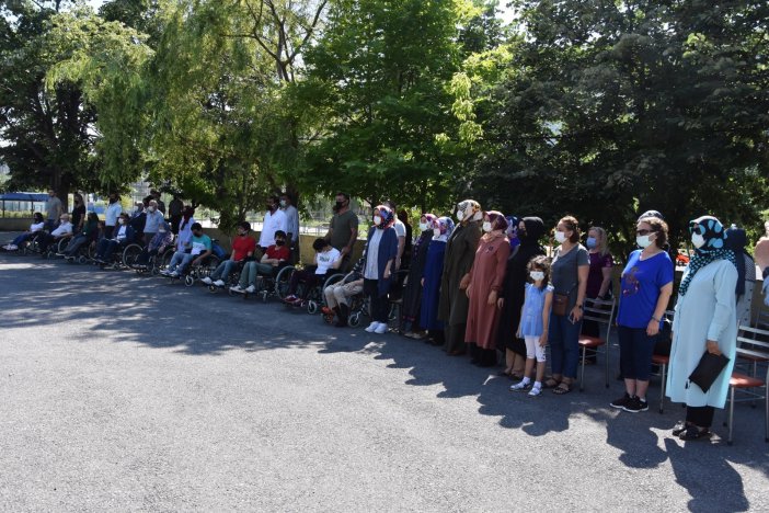 15 Tekerlekli Sandalye Törenle Teslim Edildi