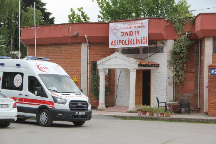Sinop’ta Düğün Salonu Randevusuz Aşı Merkezi Oldu