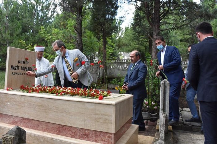 Şehit Polis Topsakal Mezarı Başında Anıldı