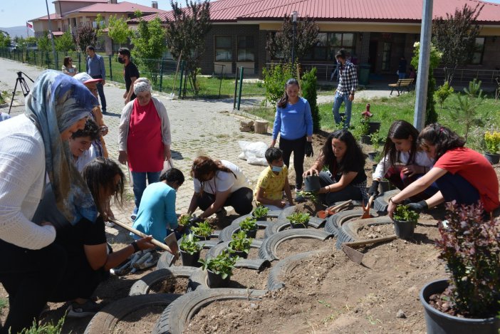 Yeşeren Hayatlar Projesi İle Umutlar Yeşerdi