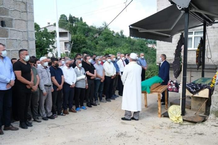 Anne Ve Oğlu Toprağa Verildi