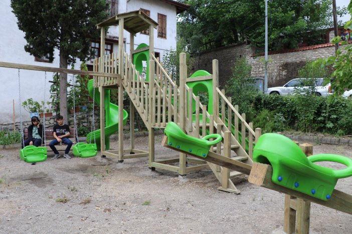 Safranbolu’da Parklardaki Oyun Grupları Yenileniyor