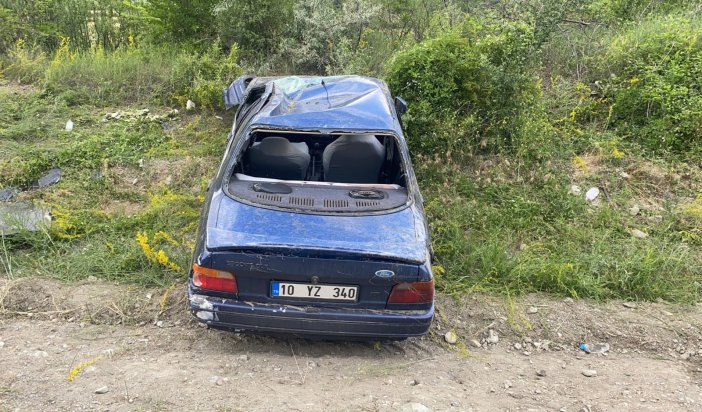 Yoldan Çıkan Otomobil Takla Attı: 4 Yaralı
