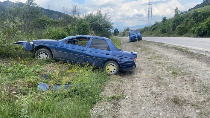 Yoldan Çıkan Otomobil Takla Attı: 4 Yaralı