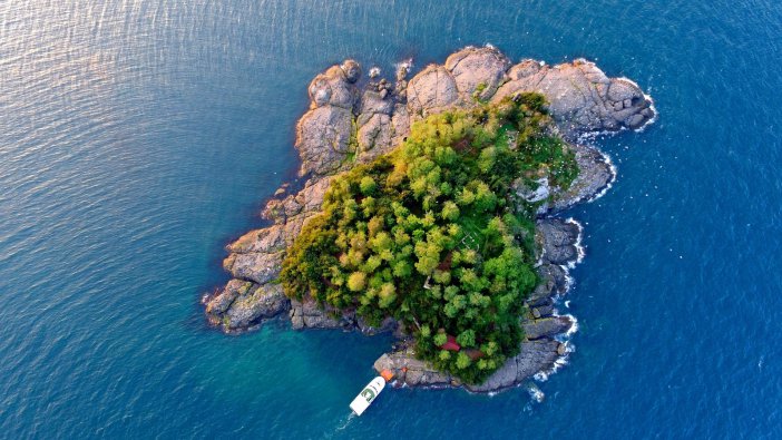 Karadeniz’in Yaşanılabilir Tek Adası Ziyaretçilerini Ağırlamaya Yeniden Başladı