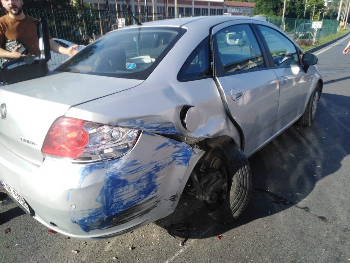 Zonguldak’ta Otomobil İle Kamyonet Çarpıştı: 2 Yaralı