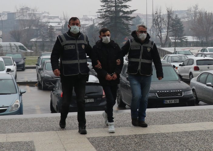 Parkta Yürüyen Genç Kızı 3 Yerinden Bıçaklayan Sanığa 15 Yıl Hapis