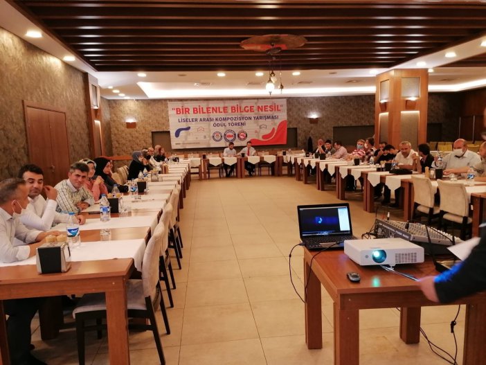 Eğitim-bir-sen Lise Öğrencilerine Ödül Yağdırdı