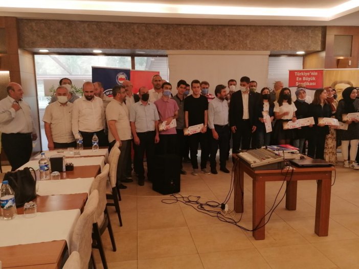Eğitim-bir-sen Lise Öğrencilerine Ödül Yağdırdı